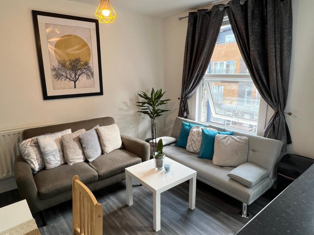 Luxury 1Bed Holiday Flat-10 Minutes From London Bridge & 3Mins Walk To Lewisham Dlr Apartamento Exterior foto