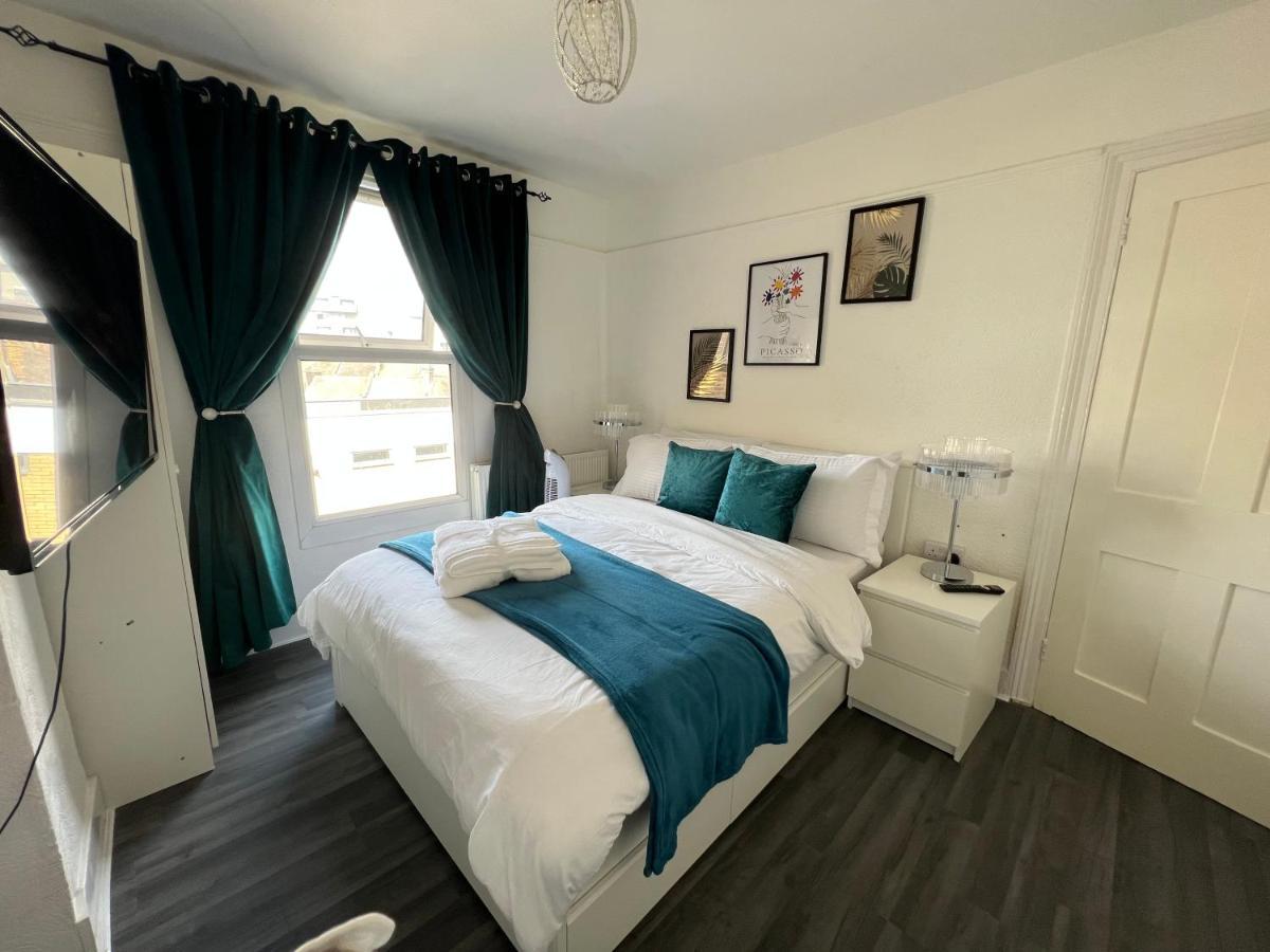 Luxury 1Bed Holiday Flat-10 Minutes From London Bridge & 3Mins Walk To Lewisham Dlr Apartamento Exterior foto